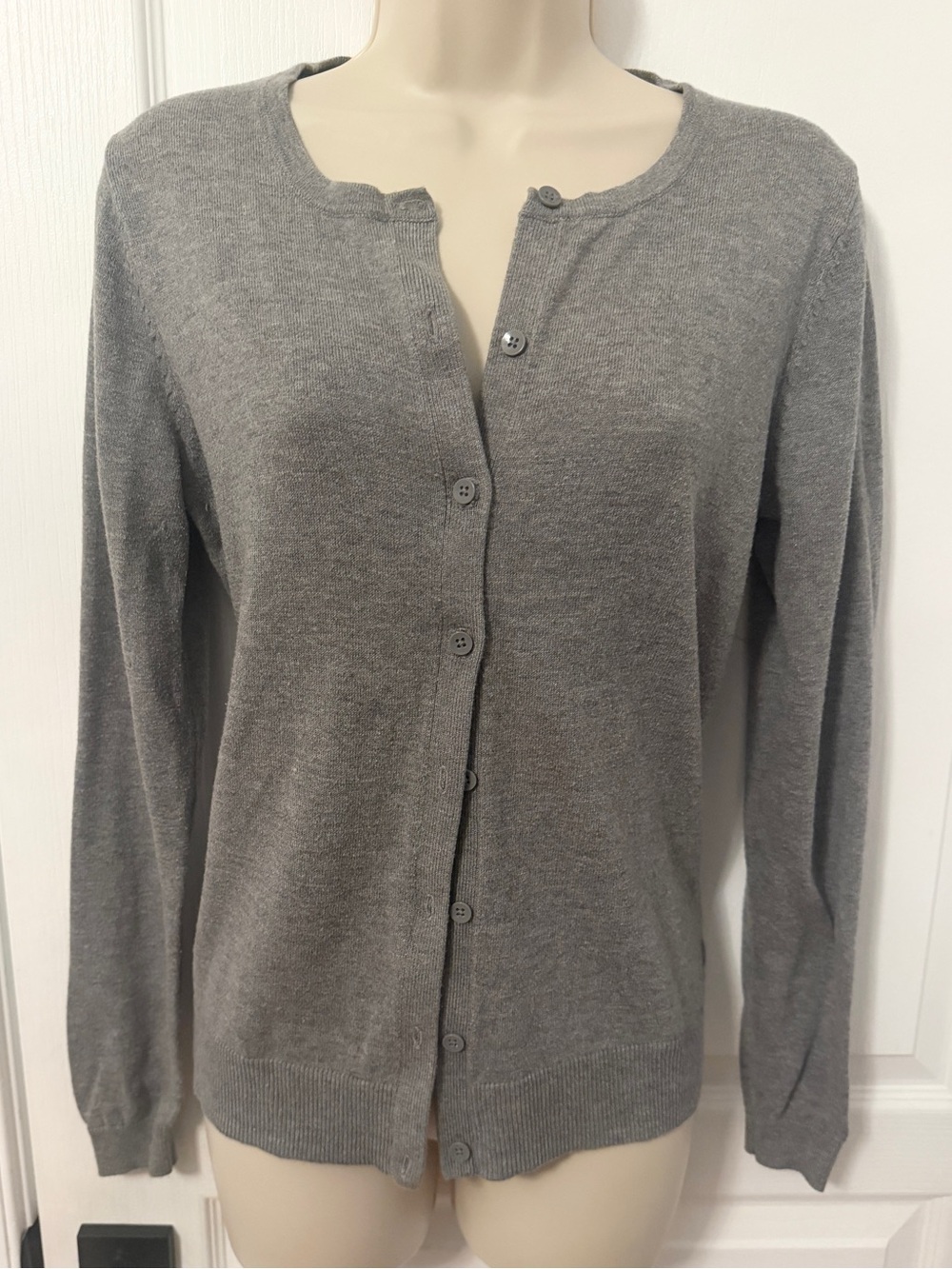 Old Navy Gray Button Front Cardigan Sweater Women’s Medium Lightweight